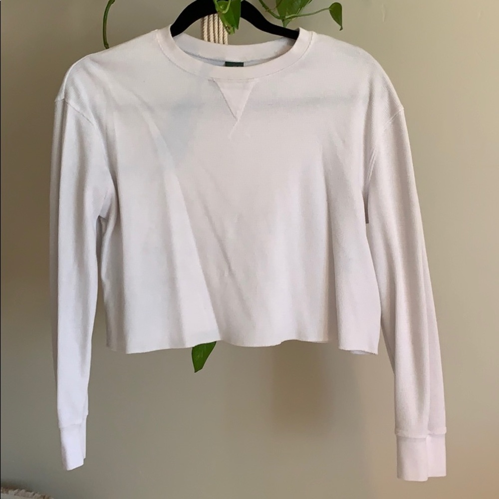 Cropped white thermal material long sleeve top
